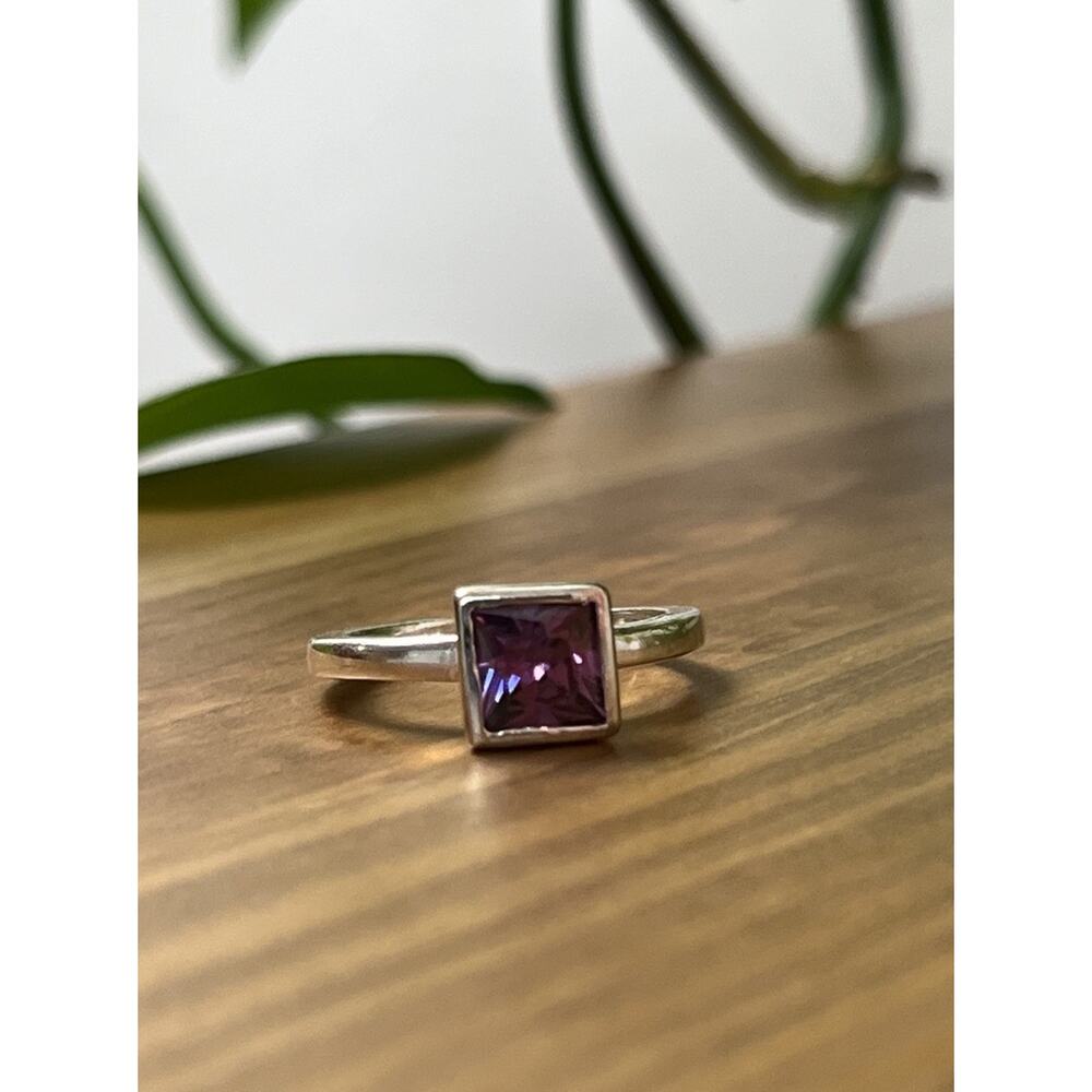 925 Silver Size 8.5 Princess Cut Amethyst Stone Band Ring Modernist‎ Minimalist